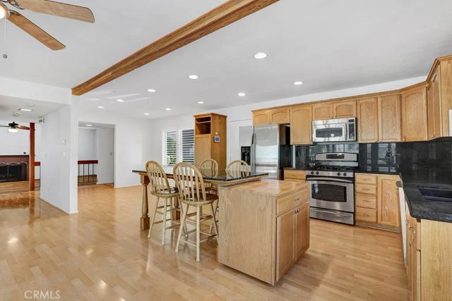 2048 Shelby Lane, Simi Valley, CA 93065