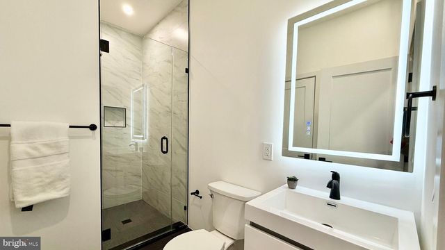 225 PENN AVE, Edison, NJ 08817