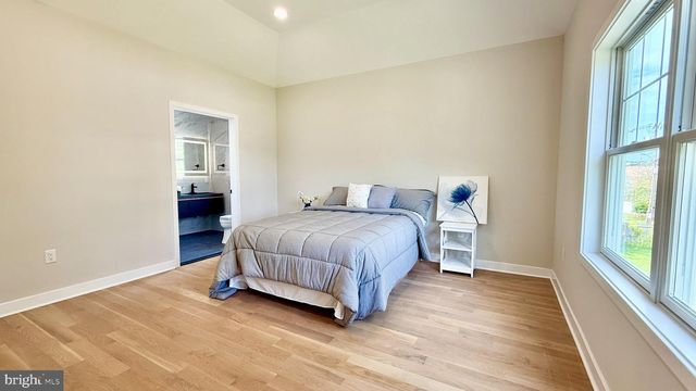 225 PENN AVE, Edison, NJ 08817