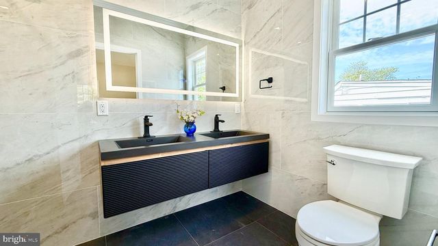 225 PENN AVE, Edison, NJ 08817