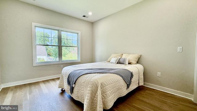 225 PENN AVE, Edison, NJ 08817