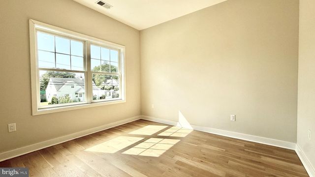 225 PENN AVE, Edison, NJ 08817