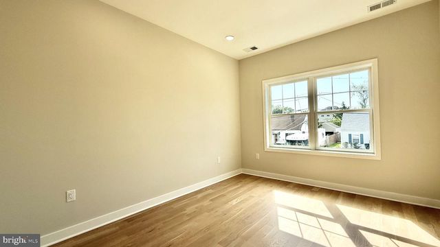 225 PENN AVE, Edison, NJ 08817