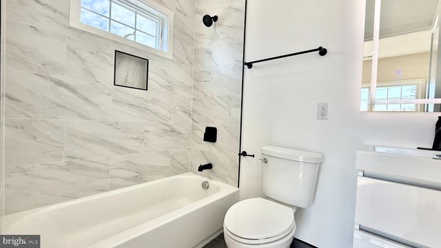 225 PENN AVE, Edison, NJ 08817