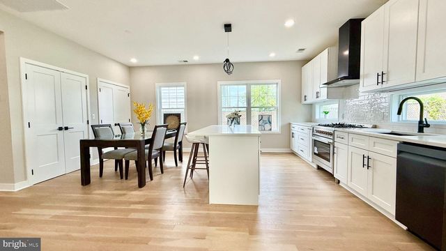 225 PENN AVE, Edison, NJ 08817