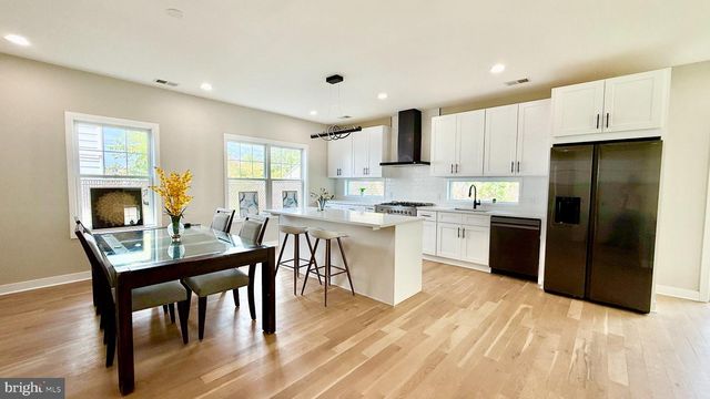 225 PENN AVE, Edison, NJ 08817