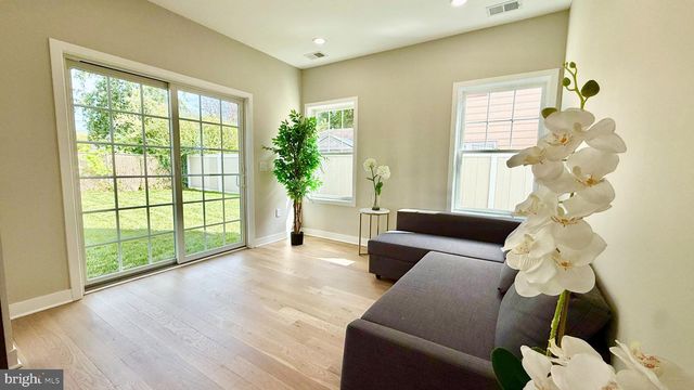 225 PENN AVE, Edison, NJ 08817