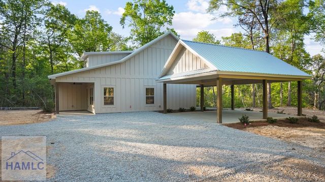 150 Lakeview Drive, Jesup, GA 31545