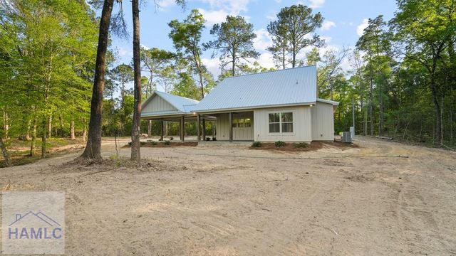 150 Lakeview Drive, Jesup, GA 31545