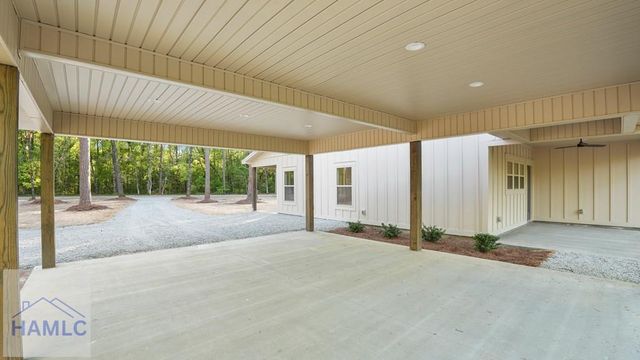 150 Lakeview Drive, Jesup, GA 31545