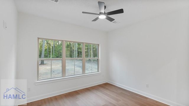 150 Lakeview Drive, Jesup, GA 31545