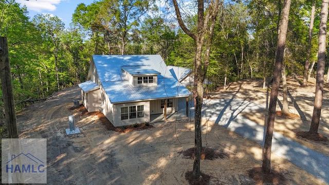 150 Lakeview Drive, Jesup, GA 31545