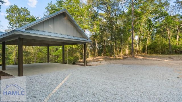 150 Lakeview Drive, Jesup, GA 31545