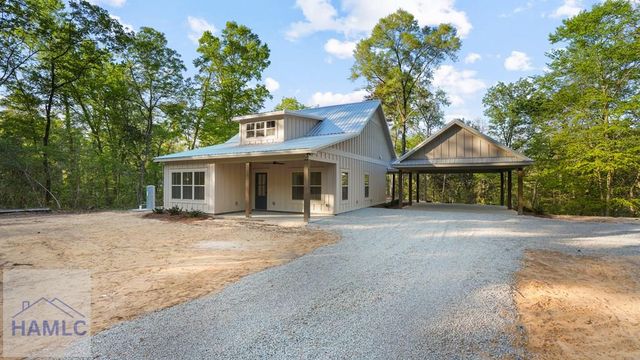 150 Lakeview Drive, Jesup, GA 31545
