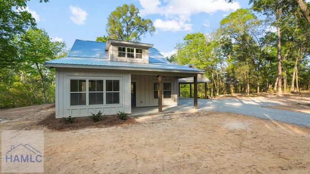 150 Lakeview Drive, Jesup, GA 31545