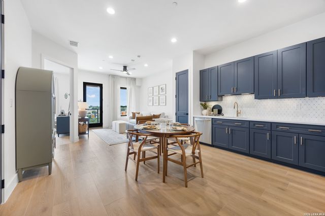 10899 S Hausman Rd 207, San Antonio, TX 78249