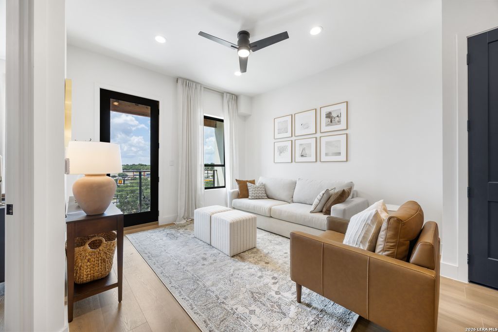 10899 S Hausman Rd 207, San Antonio, TX 78249