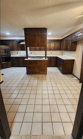 1616 Windhill Avenue, Edmond, OK 73034