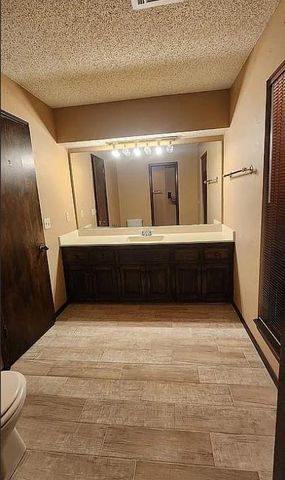 1616 Windhill Avenue, Edmond, OK 73034