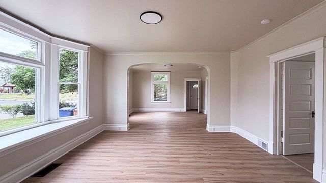 304 W Shannon Ave, Spokane, WA 99205