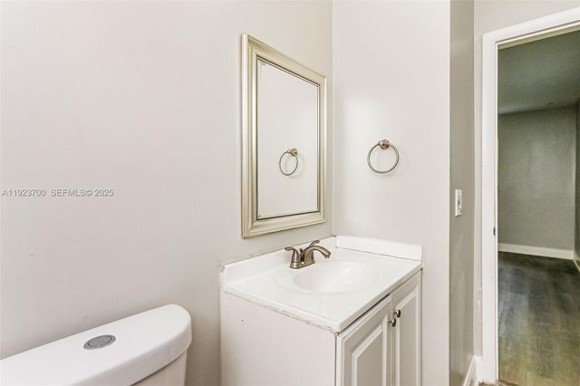 5900 NW 15th St, Sunrise, FL 33313