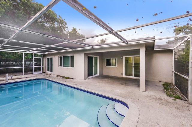 5900 NW 15th St, Sunrise, FL 33313