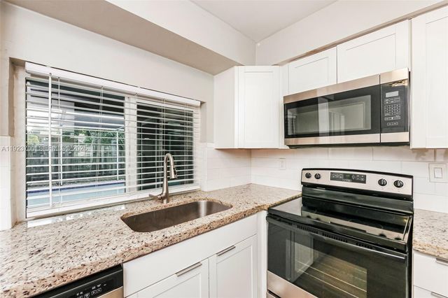 5900 NW 15th St, Sunrise, FL 33313