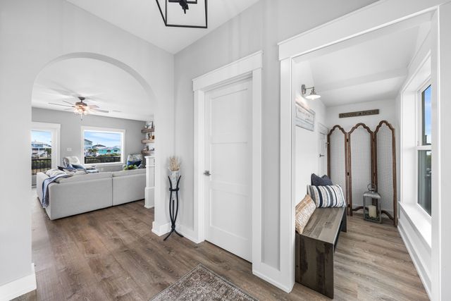 7665 Key West Drive, Navarre, FL 32566