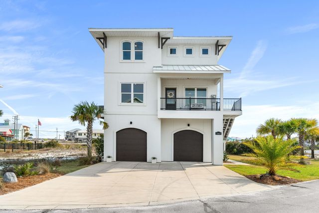 7665 Key West Drive, Navarre, FL 32566