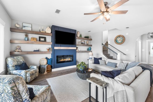 7665 Key West Drive, Navarre, FL 32566