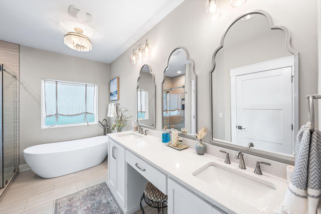 7665 Key West Drive, Navarre, FL 32566