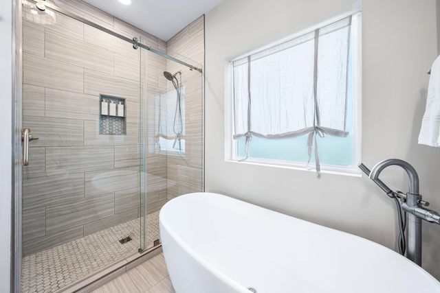 7665 Key West Drive, Navarre, FL 32566