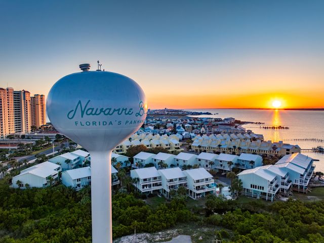 7665 Key West Drive, Navarre, FL 32566