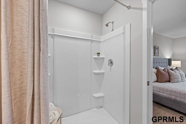 18478 Portal Street, Gretna, NE 68136