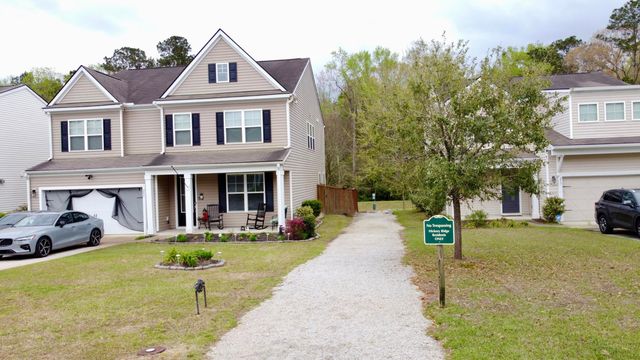 208 Roanoke Hill Court, Summerville, SC 29483