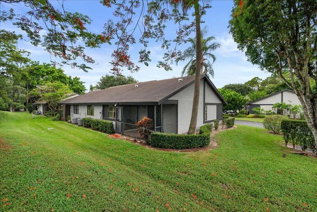 325 Pennington Court, Royal Palm Beach, FL 33411