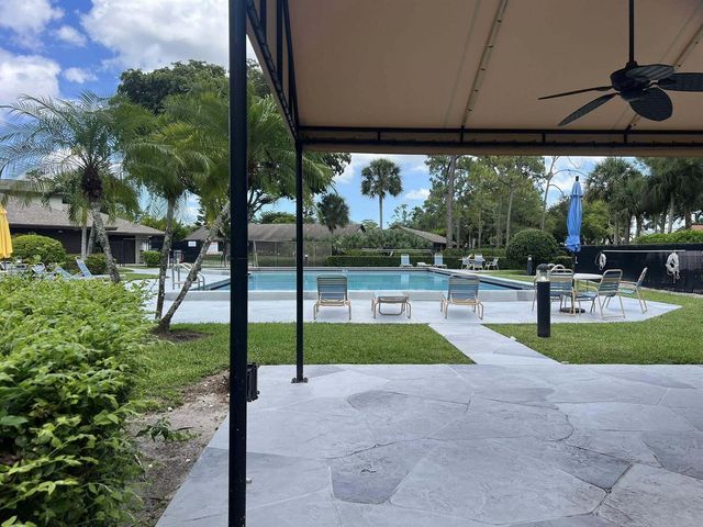 325 Pennington Court, Royal Palm Beach, FL 33411