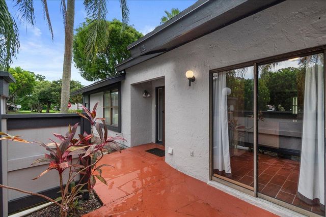 325 Pennington Court, Royal Palm Beach, FL 33411