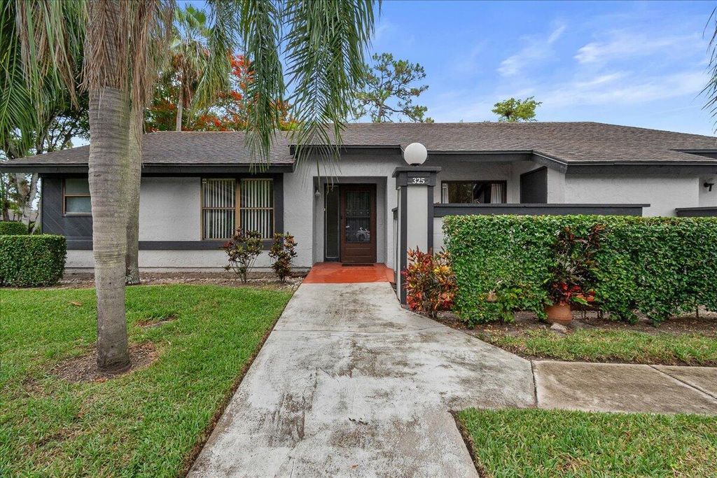 325 Pennington Court, Royal Palm Beach, FL 33411