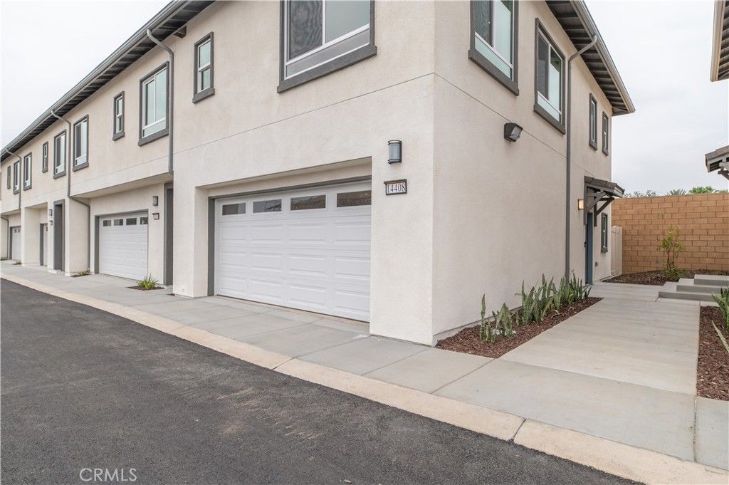 8189 Aventus Lane, Fontana, CA 92335 — photo 2