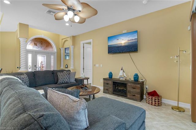 2169 NE 20th LN, Cape Coral, FL 33909
