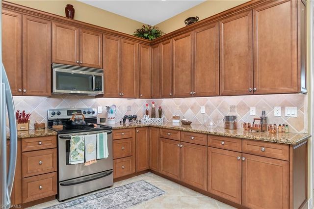 2169 NE 20th LN, Cape Coral, FL 33909