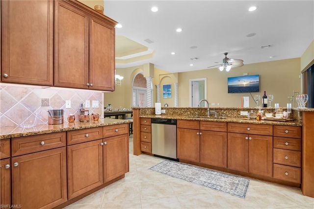 2169 NE 20th LN, Cape Coral, FL 33909