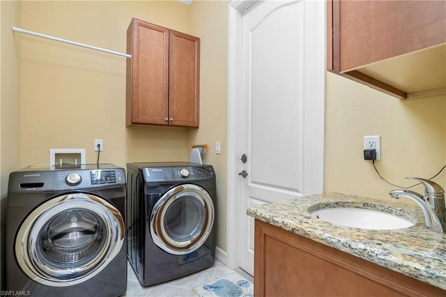 2169 NE 20th LN, Cape Coral, FL 33909