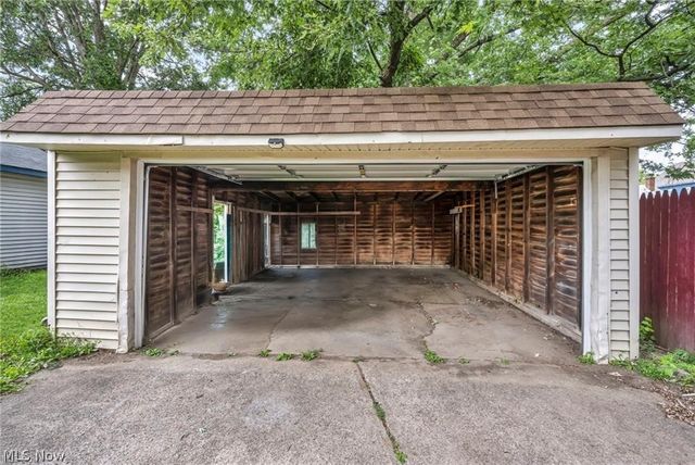 2822 Saratoga Avenue, Cleveland, OH 44109