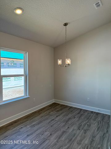 8284 HELMSLEY Boulevard, Jacksonville, FL 32219