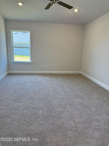 8284 HELMSLEY Boulevard, Jacksonville, FL 32219