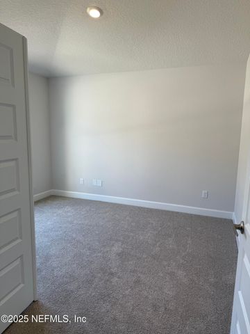 8284 HELMSLEY Boulevard, Jacksonville, FL 32219