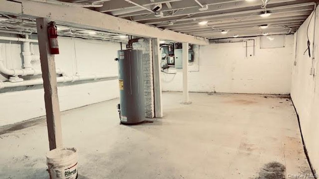 43-27 Bowne Street BB, Flushing, NY 11355 — photo 2