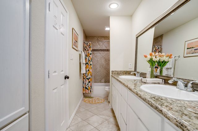 5425 Collinwood Avenue, Fort Worth, TX 76107